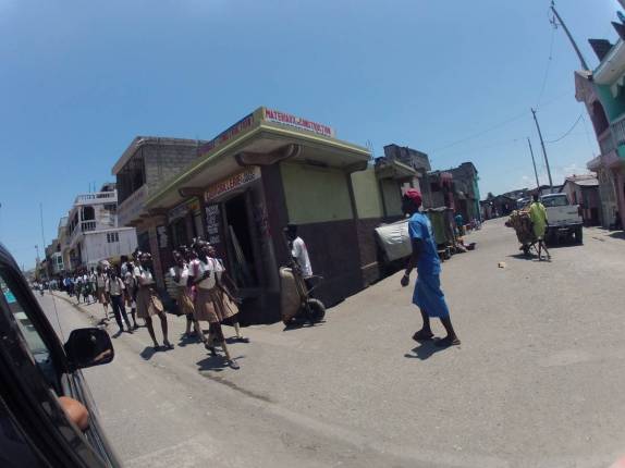 Dirigindo pelas ruas de Cap-Haitien, a segunda maior cidade do Haiti